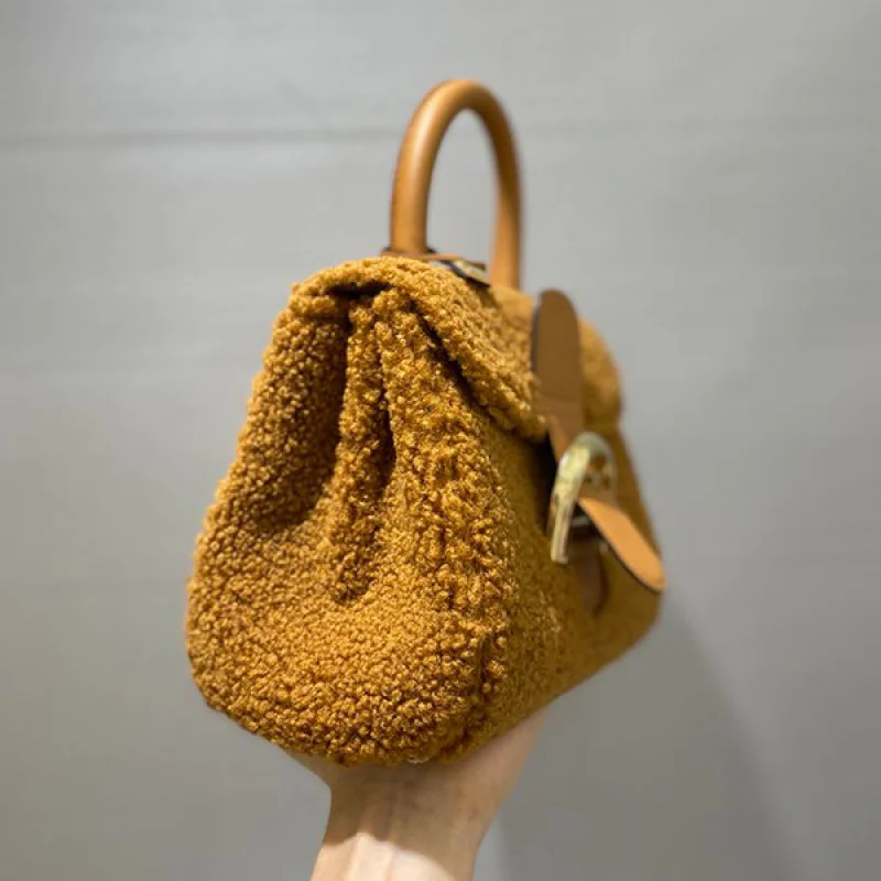 大人気!!新色 デルヴォー ブリヨン もこもこ ハンドバッグ ブランド偽物 Dej09565