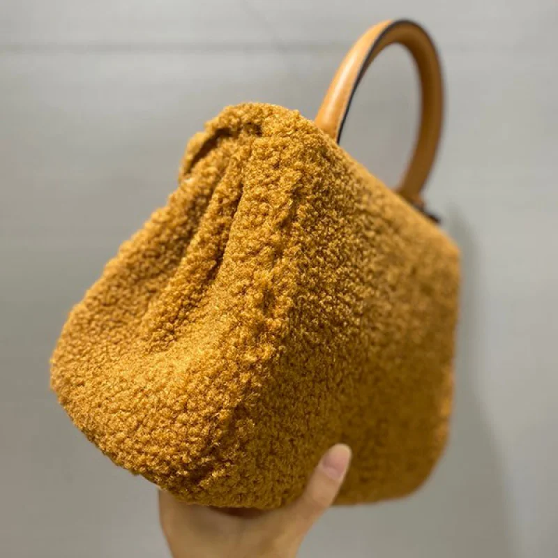 大人気!!新色 デルヴォー ブリヨン もこもこ ハンドバッグ ブランド偽物 Dej09565