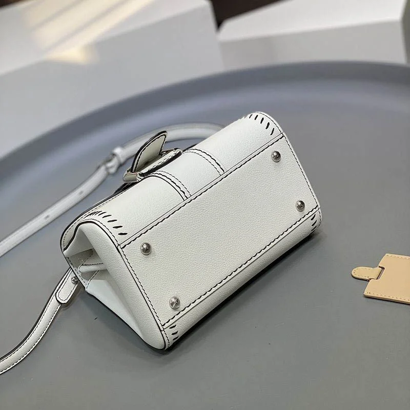 定番 デルボー カーフスキン ブリヨン ショルダー ハンドバッグ 偽物 2サイズ☆送料込 Dex85458