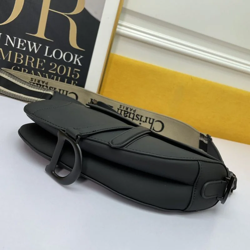 目を惹くカラーディオール ラテカラー サドルバッグコピー ウルトラマットカーフスキン M0446SLLO_M989