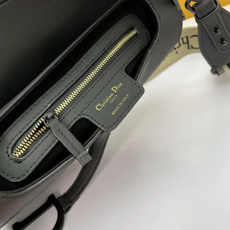 目を惹くカラーディオール ラテカラー サドルバッグコピー ウルトラマットカーフスキン M0446SLLO_M989