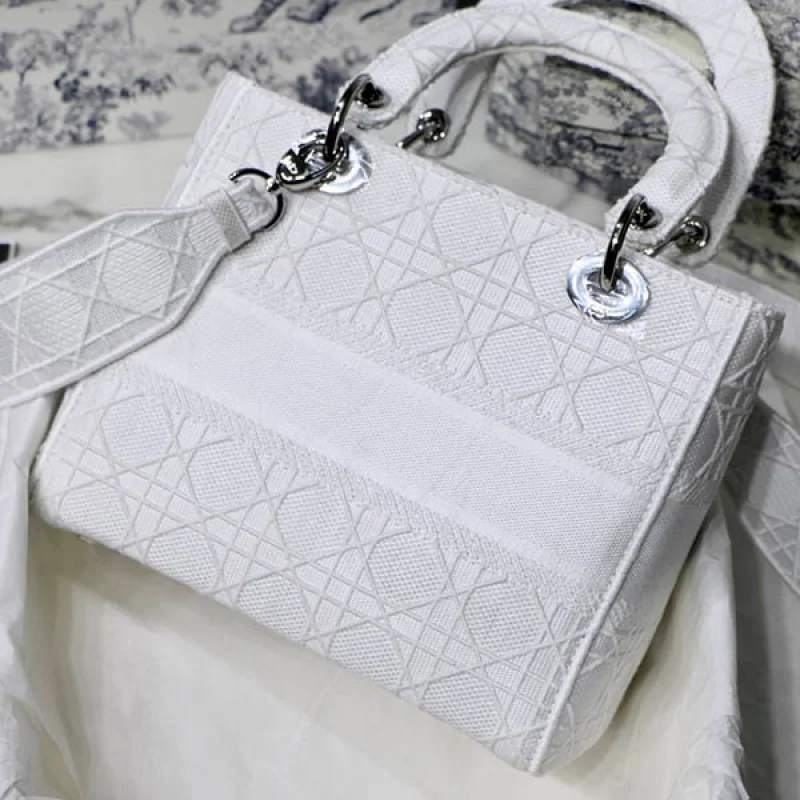 バイラ 付録 ディオール!中村アンさん愛用のMEDIUM LADY D-LITE BAG★ M0565PREY