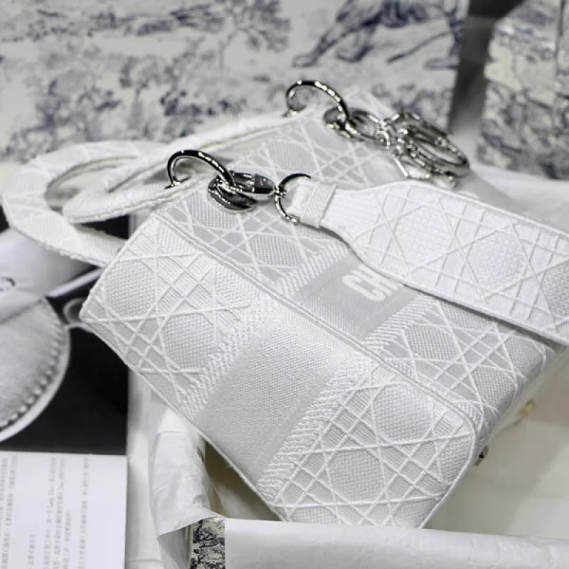 バイラ 付録 ディオール!中村アンさん愛用のMEDIUM LADY D-LITE BAG★ M0565PREY