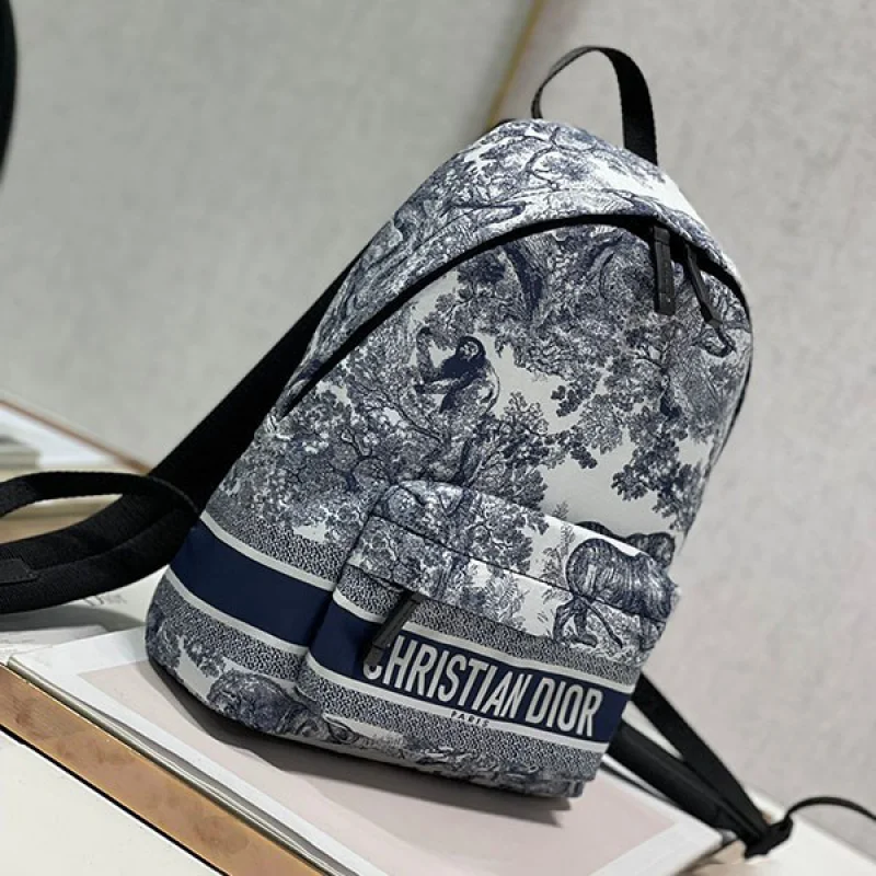 目を惹くカラーディオール TRAVEL スモールバックパック コピー M6108UTEU