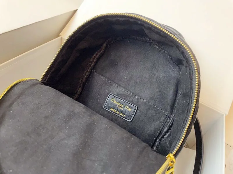 21新作ディオール バックパック カナージュ ミニバッグ偽物 M9222UNGF_M900