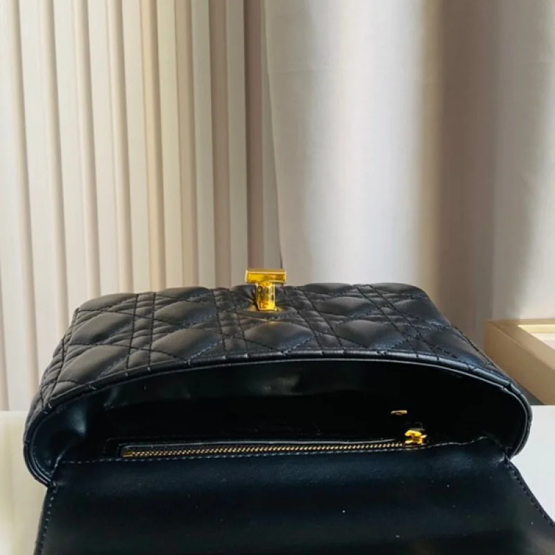 送料込 ディオール カナージュ 偽物CARO スモール バッグ M9241UWHC_M900