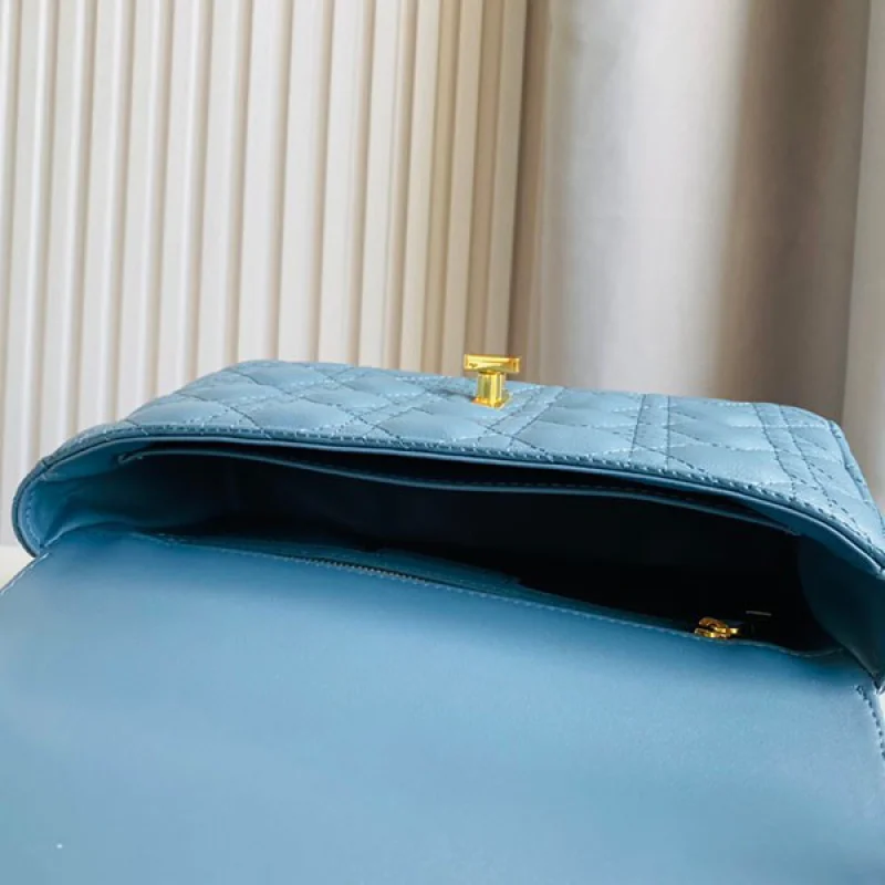【関税込】ディオール CARO ミディアムバッグ 偽物ショルダー M9242UWHC_M01Z