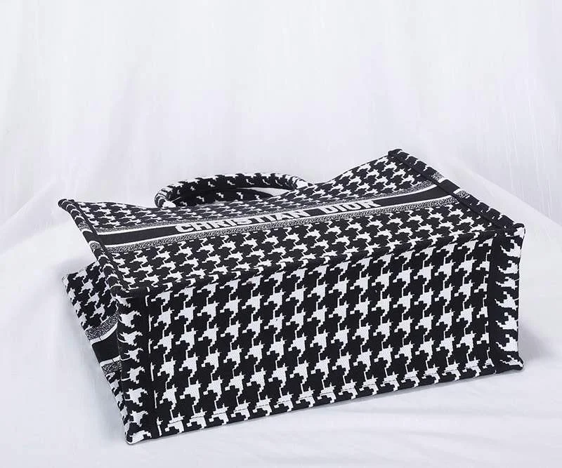 セール新作ディオール 偽物 ブックトート マクロ ハウンドトゥース エンブロイダリー 2サイズ deb41781