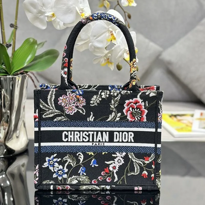 容量大!!ディオール ブックトート コピー Dior Petites Fleurs刺繍 deb77065