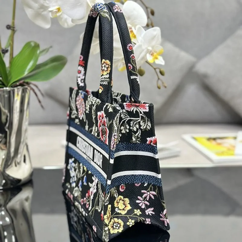 容量大!!ディオール ブックトート コピー Dior Petites Fleurs刺繍 deb77065