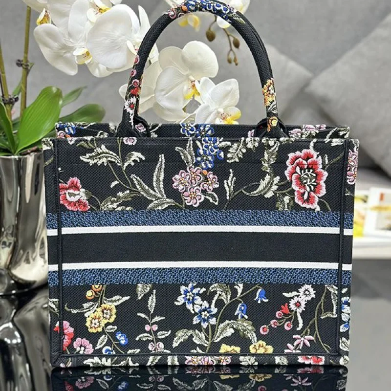 容量大!!ディオール ブックトート コピー Dior Petites Fleurs刺繍 deb77065
