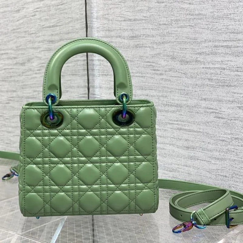 《大人気》レディ ディオール コピー LADYD-LITE ゴールドロゴミディアム dew52997