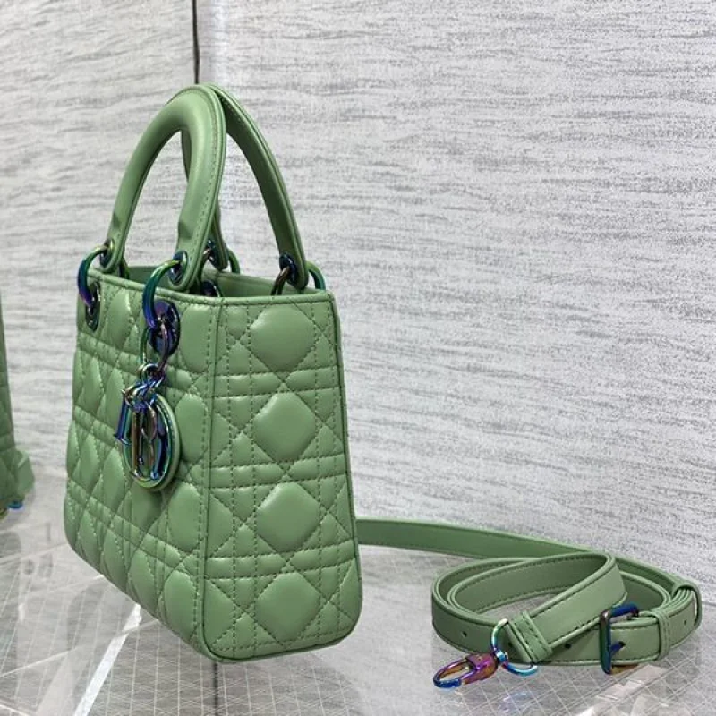 《大人気》レディ ディオール コピー LADYD-LITE ゴールドロゴミディアム dew52997