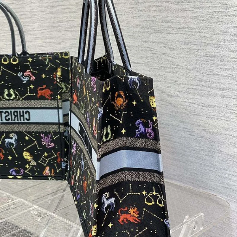 最安値挑戦ディオール BOOK TOTE コピー ジャルダン ディヴェール 花柄 刺繍 dee35400