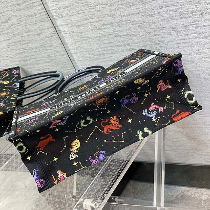 最安値挑戦ディオール BOOK TOTE コピー ジャルダン ディヴェール 花柄 刺繍 dee35400
