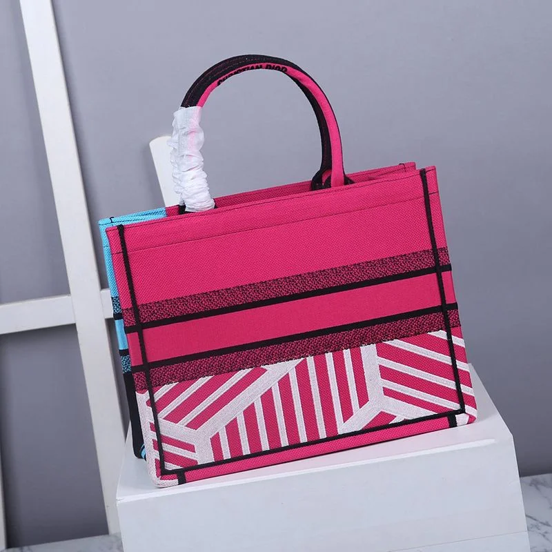 日本未入荷 ディオール ラフォース刺繍 ブックトートバッグ 偽物 ラージ def13329