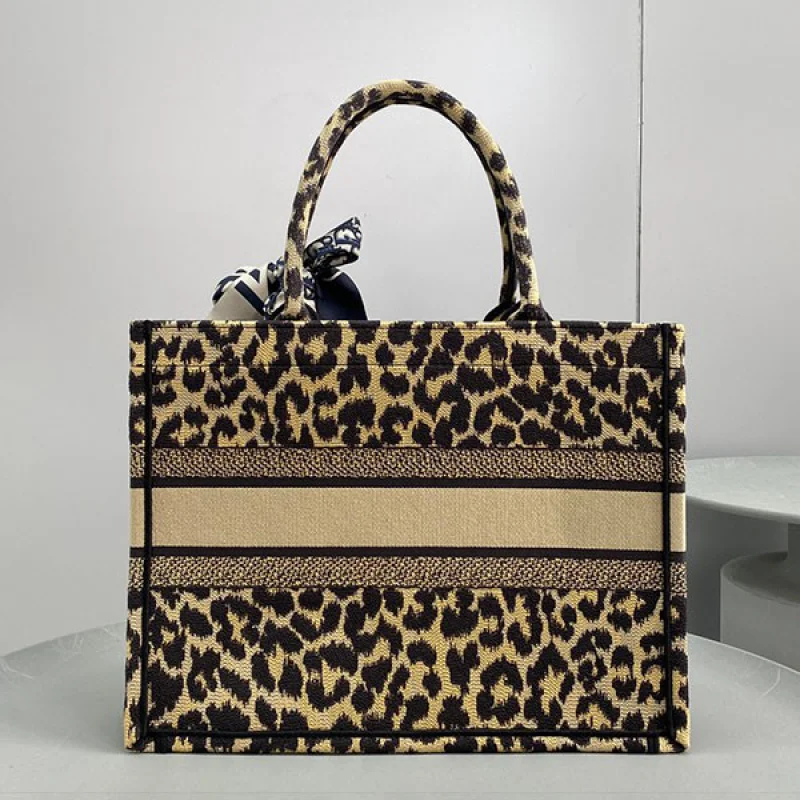 関税なしディオール Book Tote トートバッグコピー ヒョウ柄 バッグレオパード刺繍 M1286ZRHM ブックトート dei75907