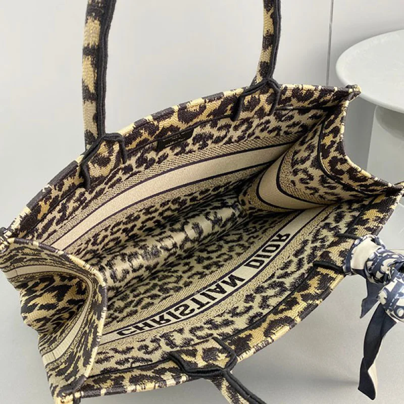 関税なしディオール Book Tote トートバッグコピー ヒョウ柄 バッグレオパード刺繍 M1286ZRHM ブックトート dei75907