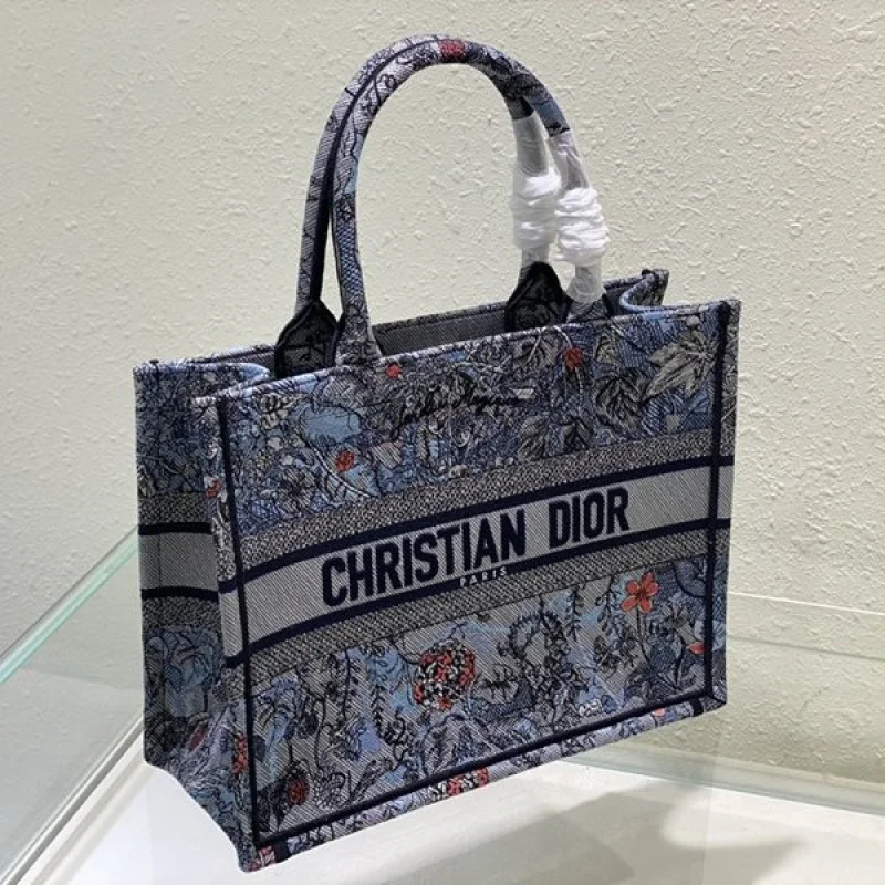 ☆超人気☆ディオール ブックトート 偽物 Jardin Magique刺繍 dek26998