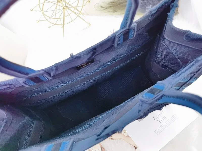 春夏新作ディオール ブックトート コピー カモフラージュモチーフ エンブロイダリー 2サイズ der15592