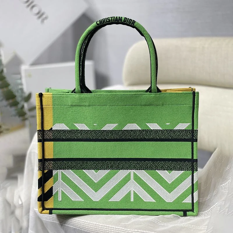 22新作 ディオール ラフォース刺繍 ブックトートバッグ コピー ラージ deu56733