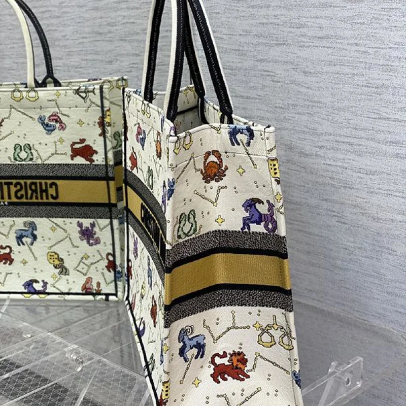 入手困難ディオール BOOK TOTE コピー ジャルダン ディヴェール 花柄 刺繍 S M L dew17736