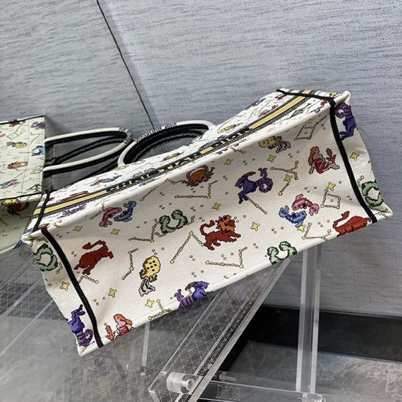 入手困難ディオール BOOK TOTE コピー ジャルダン ディヴェール 花柄 刺繍 S M L dew17736