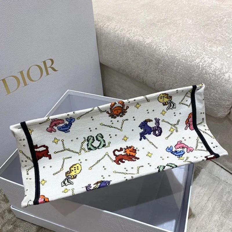入手困難ディオール BOOK TOTE コピー ジャルダン ディヴェール 花柄 刺繍 S M L dew17736