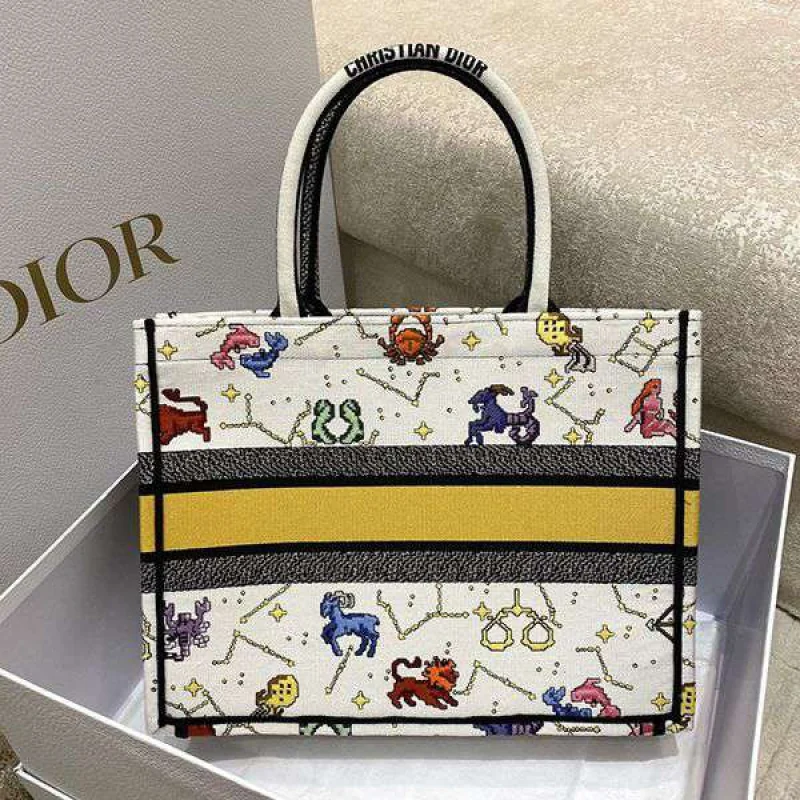 入手困難ディオール BOOK TOTE コピー ジャルダン ディヴェール 花柄 刺繍 S M L dew17736