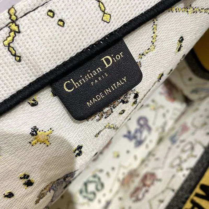 入手困難ディオール BOOK TOTE コピー ジャルダン ディヴェール 花柄 刺繍 S M L dew17736