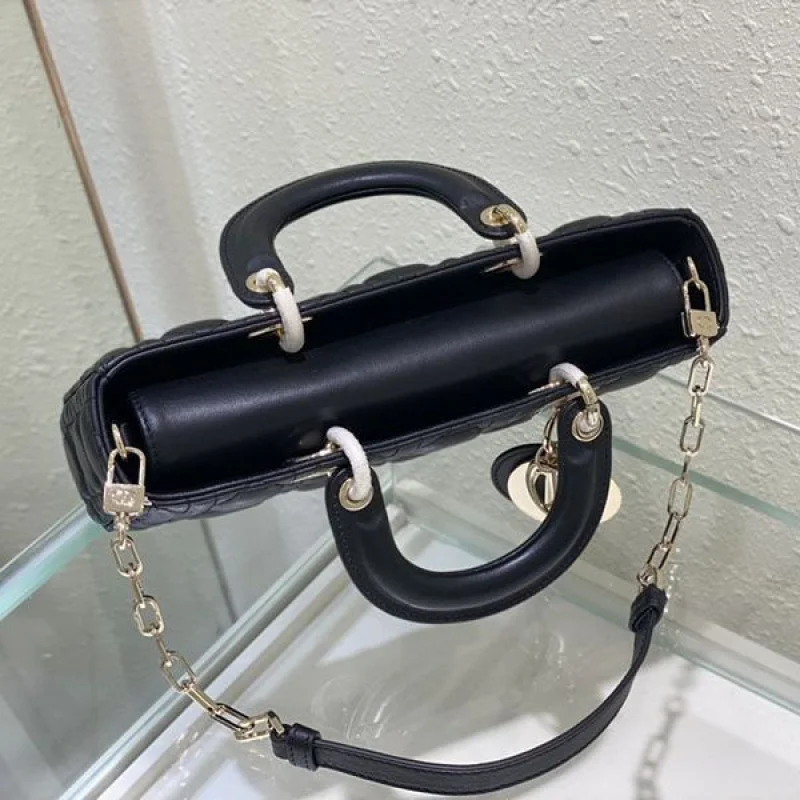 最新でオシャレ ディオール レディD-JOY ミディアムバッグ カナージュ レザー dex64241