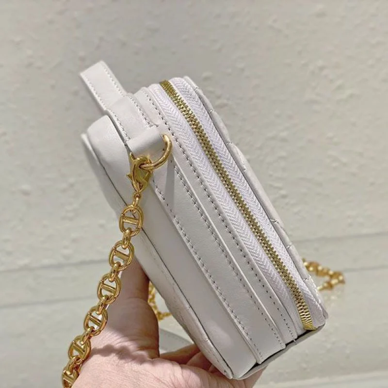 ディオール CARO ダブルポケット ショルダーバッグ 偽物 dey46154