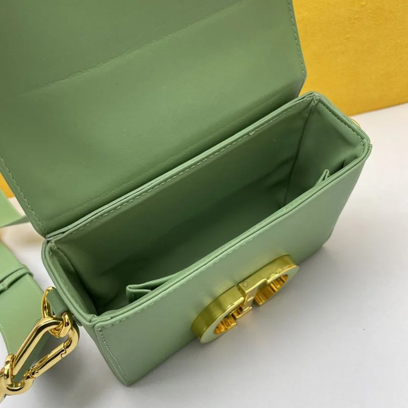 ディオール ショルダーバッグ偽物 モンテーニュ クラッチバッグ 2way dez25921