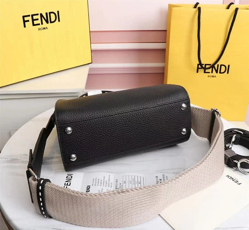 超希少!フェンディ ピーカブー 偽物 ミニ フルグレインレザー バッグ fea21252
