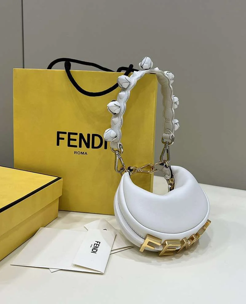 高品質♪♪♪フェンディ グラフィー スーパーコピー レザーチャーム fec07230