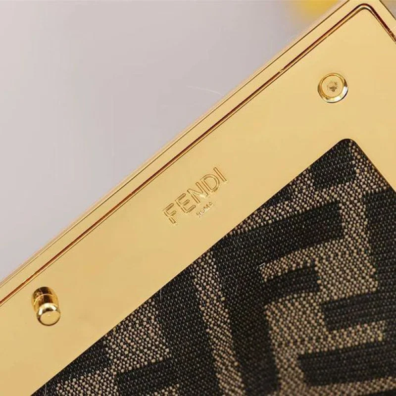 大人気!フェンディ ファースト スモール モヘアウール バッグ 偽物 fec18707
