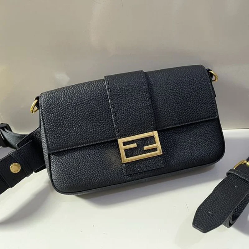 激安価格!フェンディ マイクロ フラット バゲット レザー バッグ コピー fed13953