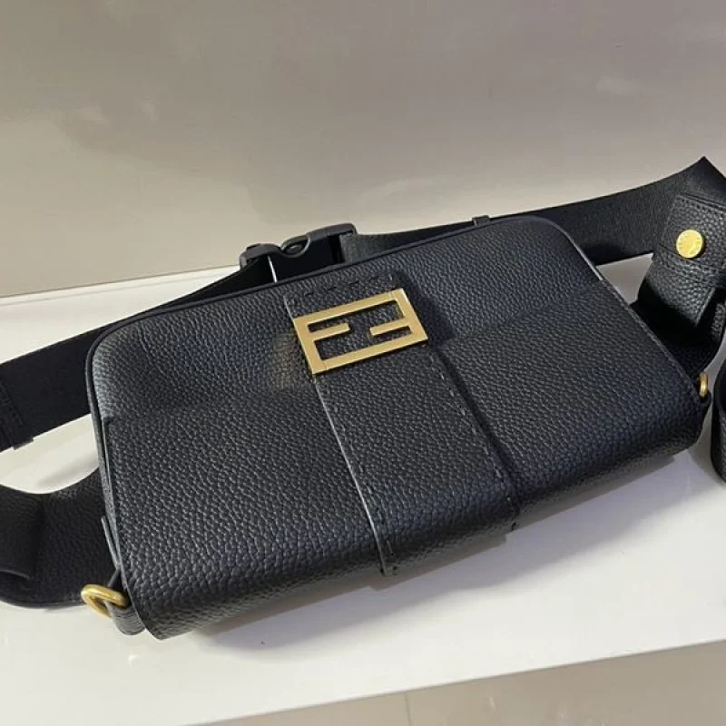 激安価格!フェンディ マイクロ フラット バゲット レザー バッグ コピー fed13953