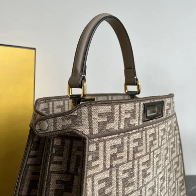 完売必至 フェンディ PEEKABOO X-TOTE トートバッグ 偽物 fed54722