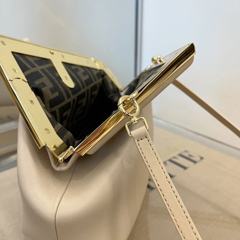 最安値挑戦フェンディ ファースト コピー レザー バッグ fee01150