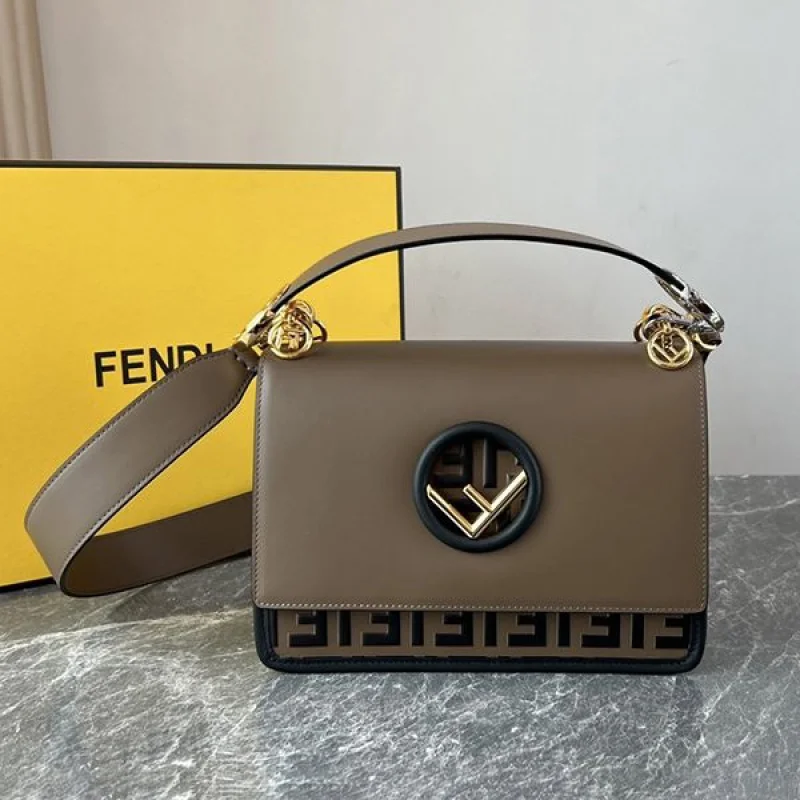 入手困難品!フェンディ FFロゴ コピー バッグ ショルダーバッグ fee69010