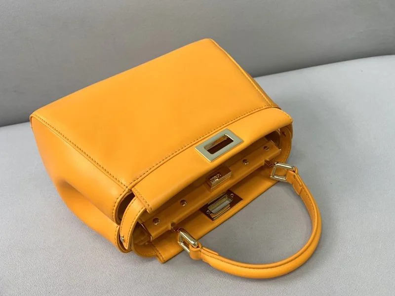 定番フェンディ ピーカブー 偽物 ミニ レザー バッグ fel90155
