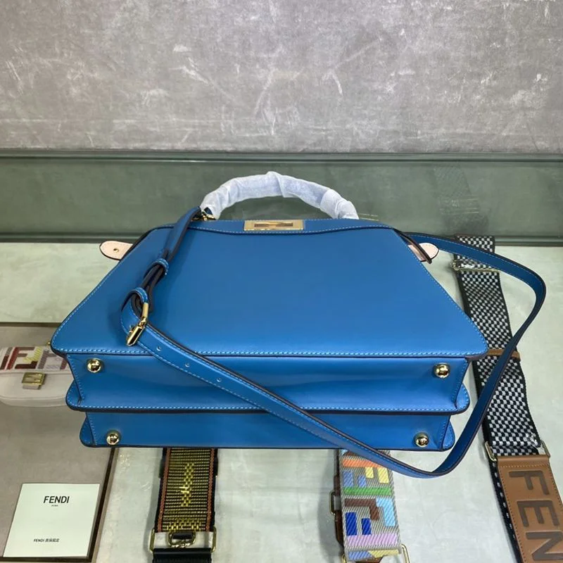 超希少!フェンディ 偽物 ピーカブー アイシーユー ミディアム フルグレインレザー バッグ feg41059