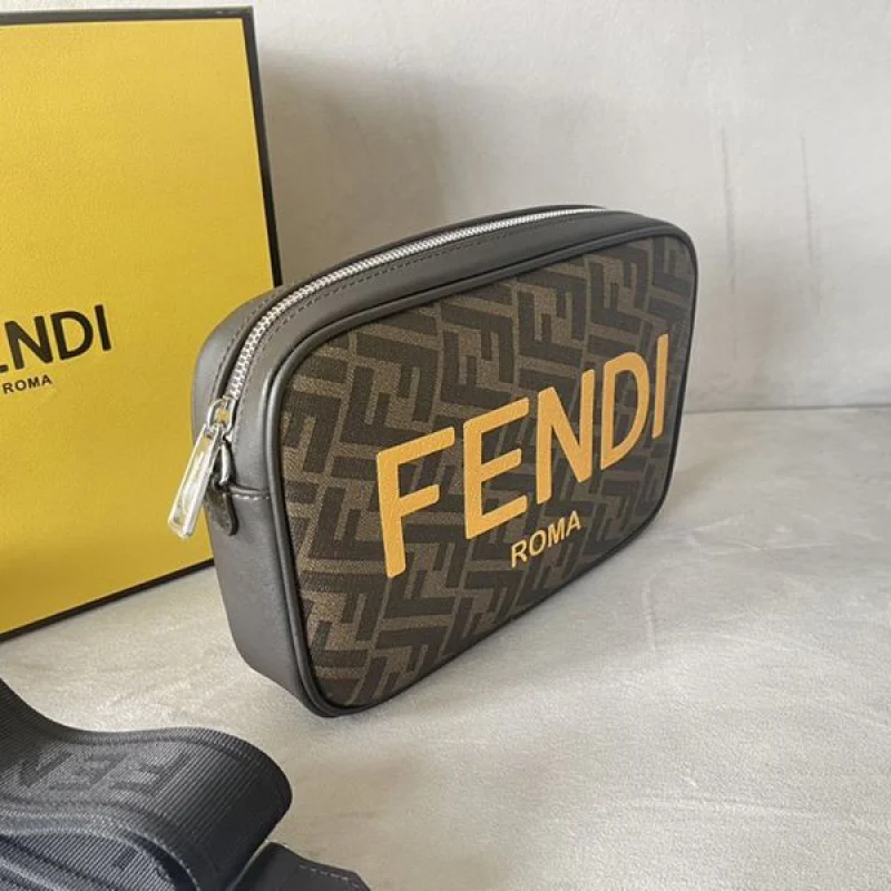 注目★フェンディ ROMA FFファブリック コピーカメラケース feg47963