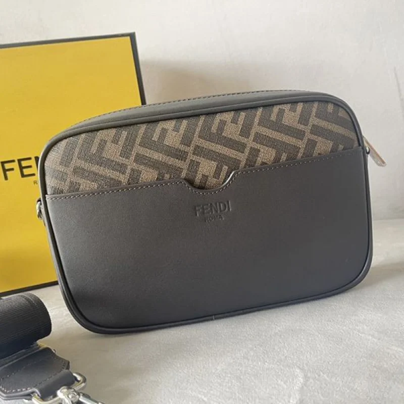 注目★フェンディ ROMA FFファブリック コピーカメラケース feg47963
