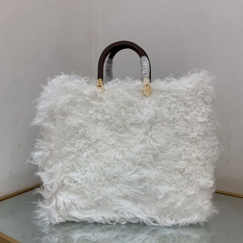 フェンディ サンシャイン ラージ モヘアウール 偽物 feg50269