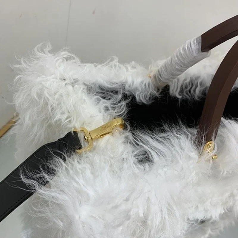 フェンディ サンシャイン ラージ モヘアウール 偽物 feg50269