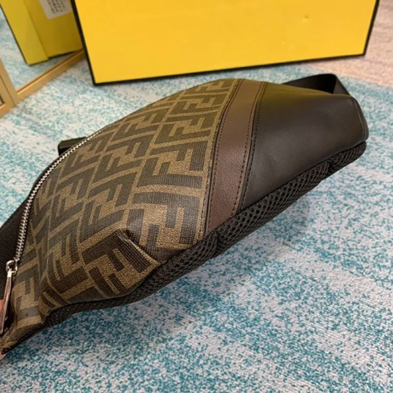 フェンディ マルチカラーレザー ベルトバッグ コピー feg51755