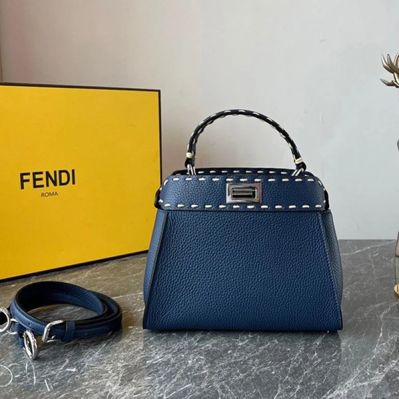 超希少!フェンディ 偽物 ショルダーバッグ 【人気商品】 feg51801
