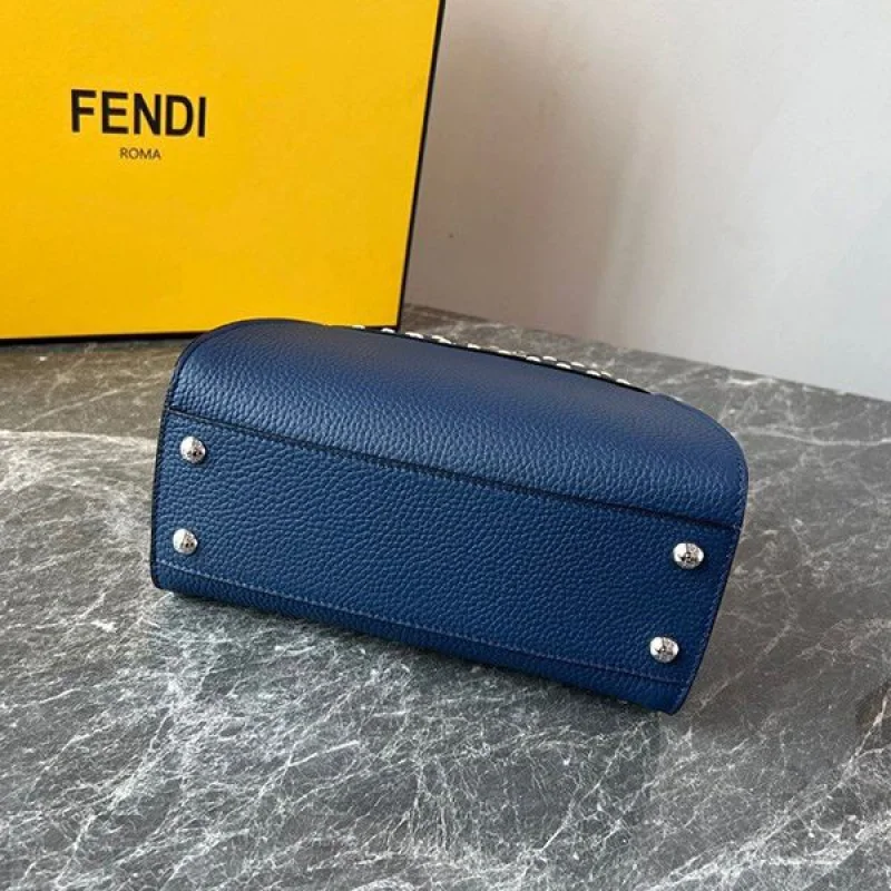 超希少!フェンディ 偽物 ショルダーバッグ 【人気商品】 feg51801